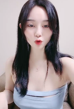 斗鱼高颜值美女尤物主播（喵小萌/温柔的蛋蛋)酸奶吃瓜事件