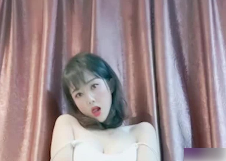 花椒精选女主播小辣椒的重金作品三部