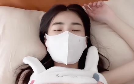 锅锅酱：2V-789M，身材精选，自拍出品，口罩进入