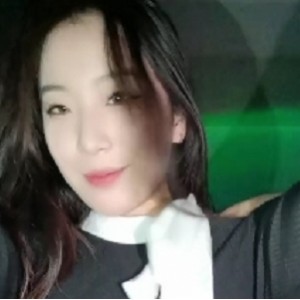 精选尤物舌钉女神包臀裙热舞超性感扭腰摆臀视频