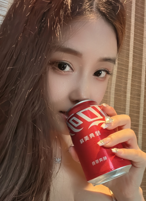 抖音美女奶雯作品原图+维密圈800MB全集