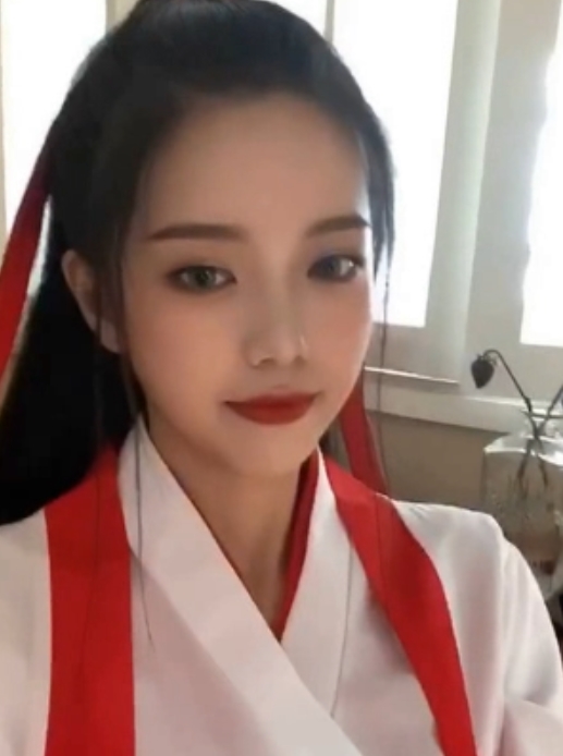 高价购买！超美空姐琪琪私拍特写扒拉神秘处视频曝光
