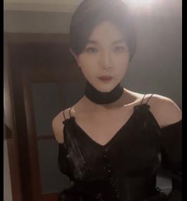 款不容错过的视频合集，不仅展现了化妆技巧和男人气息，还带给观众们不同风格的服装和精彩表现。想要欣赏这部合集的网友们，赶紧下载观看吧！