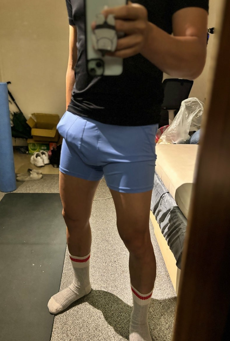 王humblycocky202392v48.3g”的视频引起了很多人的关注，通过百度、ED2K等平台收藏的OF原档也让人趋之若鹜。视频数量虽不多，但每一个都让人过目不忘，让人大开眼界。