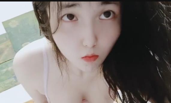 可爱小妹xiaoe超严重X瘾症合集，52V9.2G精彩视频，475张独特自拍，私发福利与故事编排，尽享视觉盛宴！