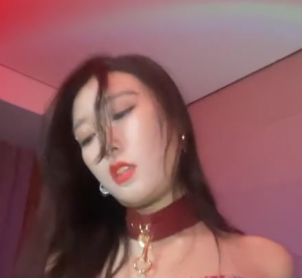 抖M女上司受虐满足合集1V735M，帝王开心互动