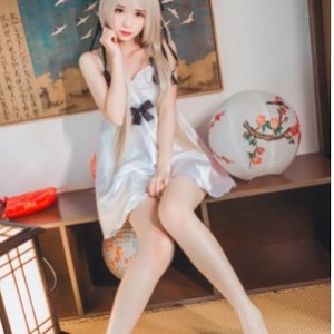 虎牙疯猫ss性感cosplay作品合集50部40G，浴缸撩人作品