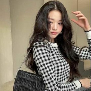 82社区Lisa高挑美妹热舞187部7.9G黑丝劲爆超诱人