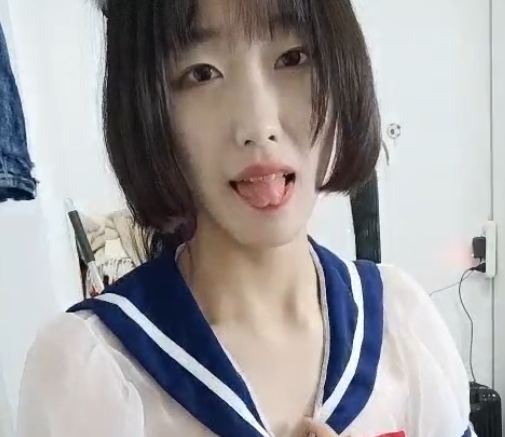 快手骨逗妹子小奶敷敷绝密自录33V21G含花洒湿身某处特写&疑似仙洋展示文档百度搜骨逗敷敷ED2K收藏98次验证！肋骨轮廓配粉嫩颤晃腿间反光浴室珠光给作实录