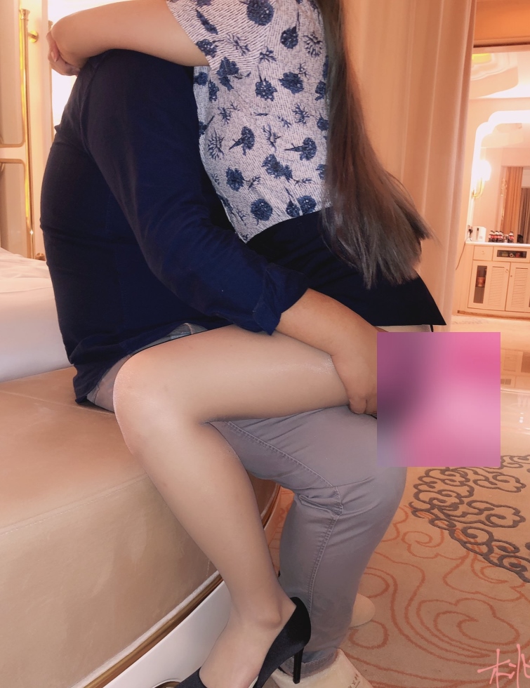 推特绿帽情侣小妻子丝袜合集84部33G超赞