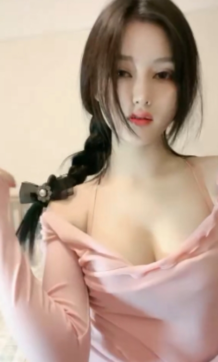 诱人半糖顶级女神视频1部1.21G私密源