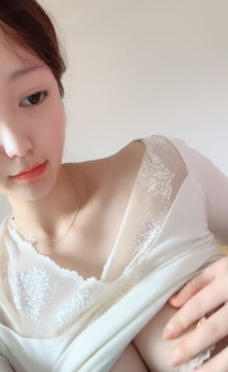 诱人半糖顶级女神视频1部1.21G私密源