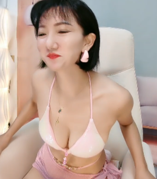 茉莉花妖32部自媒体高跟丝袜作品33G太勾人
