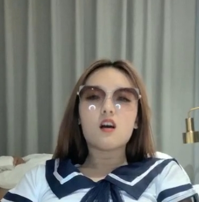 小艾小姐优质反差00后勾引亲哥34部53G