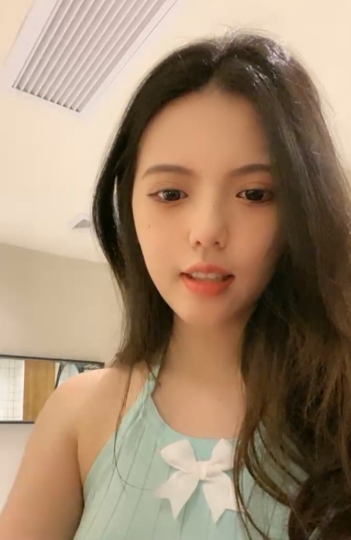抖音小辰吾妮学生妹福利合集5V+微信6.9G嫩得掐