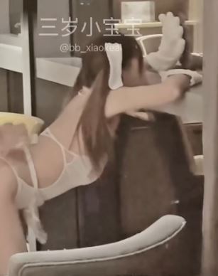 推特三岁小宝宝反差小犬一日侍奉1V535MB三人行奇遇