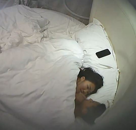 翘臀嫩模口渴靓女私拍后推车1V，409.9MB，这腰扭得太浪