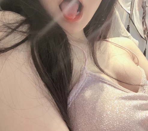 推特momo私密视频合集2部738MB身形太完美了