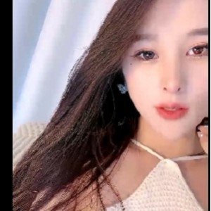 702MB初沉沦网盘私密视频1V绝色妩媚