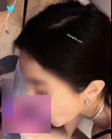 Lucky顶级三人游私拍2部2.3G云盘太撩人