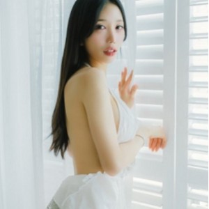 韩国顶流Yunjini付费私播合集9.6G绝妙身段扭动