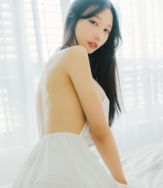 韩国顶流Yunjini付费私播合集9.6G绝妙身段扭动