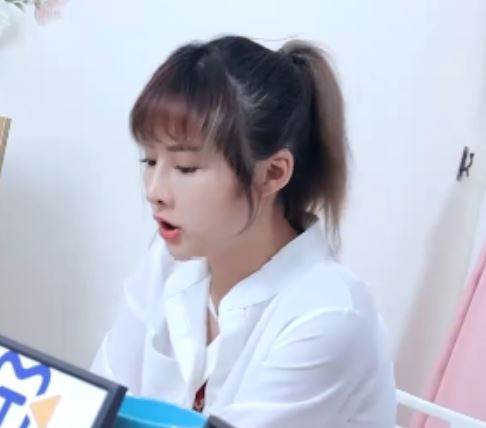 李娜娜绝美私拍68部12G反差台妹媚态十足